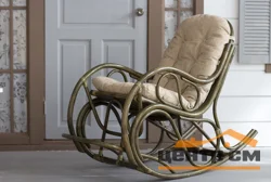 Кресло-качалка разборное с бежевой подушкой, олива