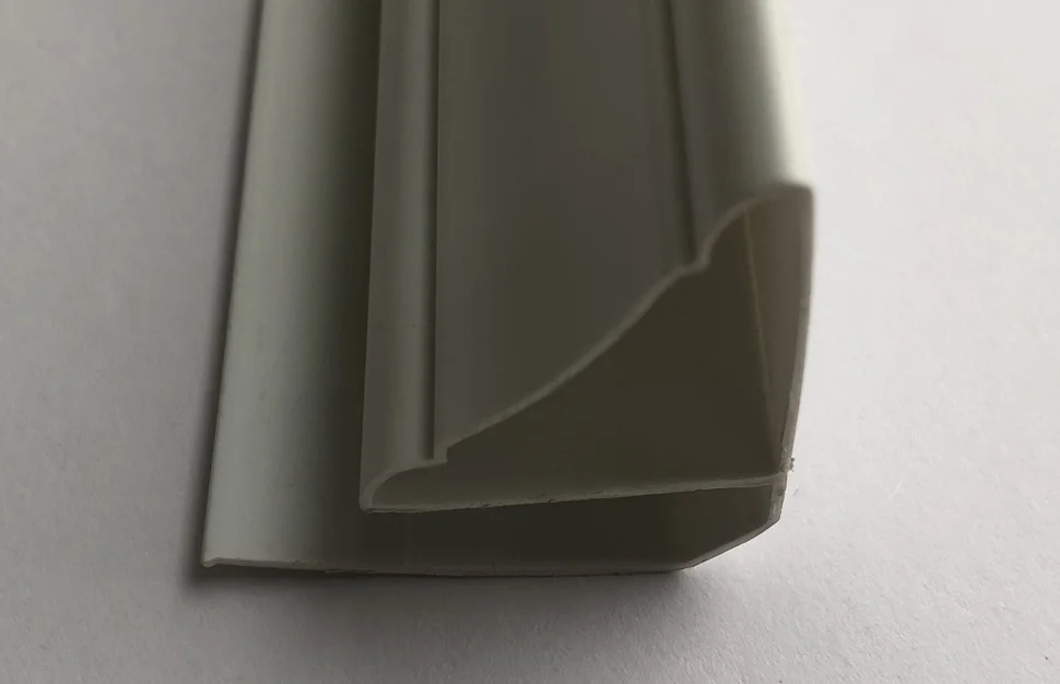 Молдинг (плинтус) потолочный ПВХ 8мм, 3м ГЛ Молдинг (плинтус) потолочный ПВХ 8мм, 3м ГЛ