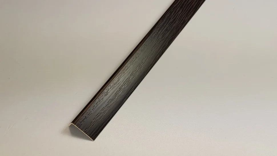 Угол ПВХ Идеал цветной арочный текстурный 12*20, 2,7м Венге/301 Угол ПВХ Идеал цветной арочный текстурный 12*20, 2,7м Венге/301