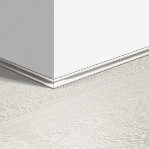 Плинтус ламинированный Quick-Step Скоция 17х17х2400 мм арт.1300