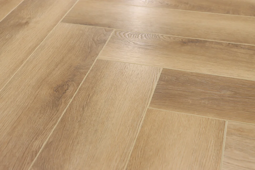 Ламинат виниловый водостойкий SPC CronaFloor 4V Herringbone 2.0 42 класс Дуб Авиньон 640*128*4.5 мм (с фаской) Ламинат виниловый водостойкий SPC CronaFloor 4V Herringbone 2.0 42 класс Дуб Авиньон 640*128*4.5 мм (с фаской)