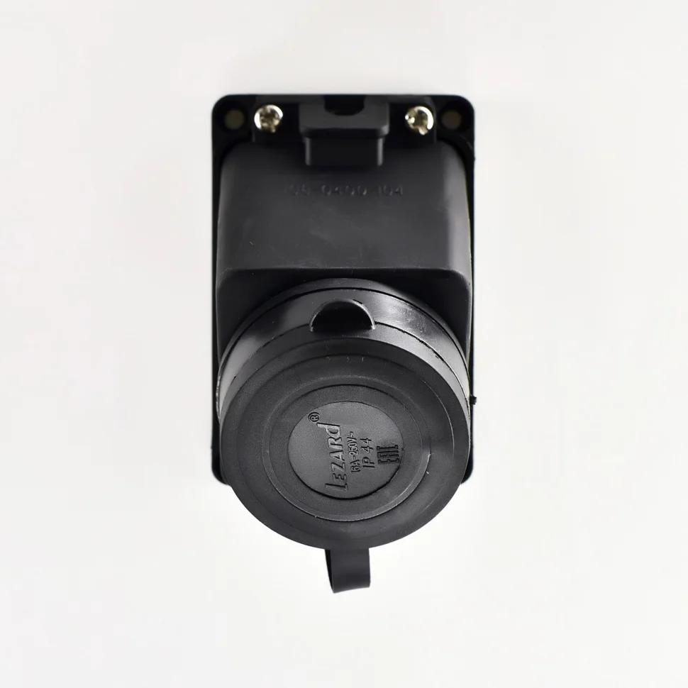 Розетка угловая Lezard с заглушкой 2Р+РЕ 1х16А 220-240V (каучук)