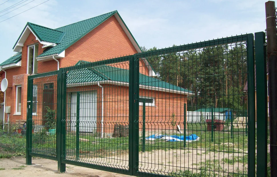 Ворота распашные 1,53*3м (заполнение - панель PROFI диам. прутка 5мм ячейка 200х50мм), зеленый RAL 6005