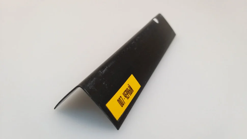 Угол ПВХ Идеал цветной однотонный 25*25, 2,7м Черный 007