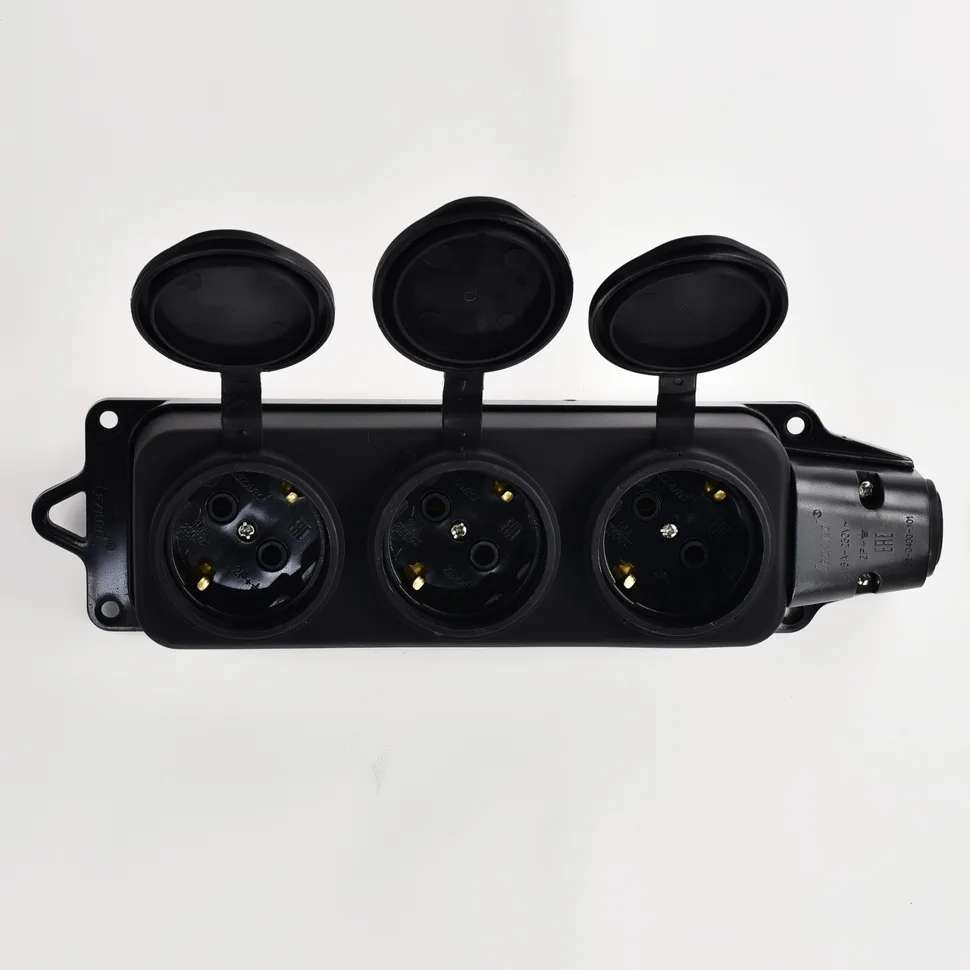 Розетка переносная Lezard 3-местная с заглушками 2Р+РЕ 1х16А 220-240V (каучук)