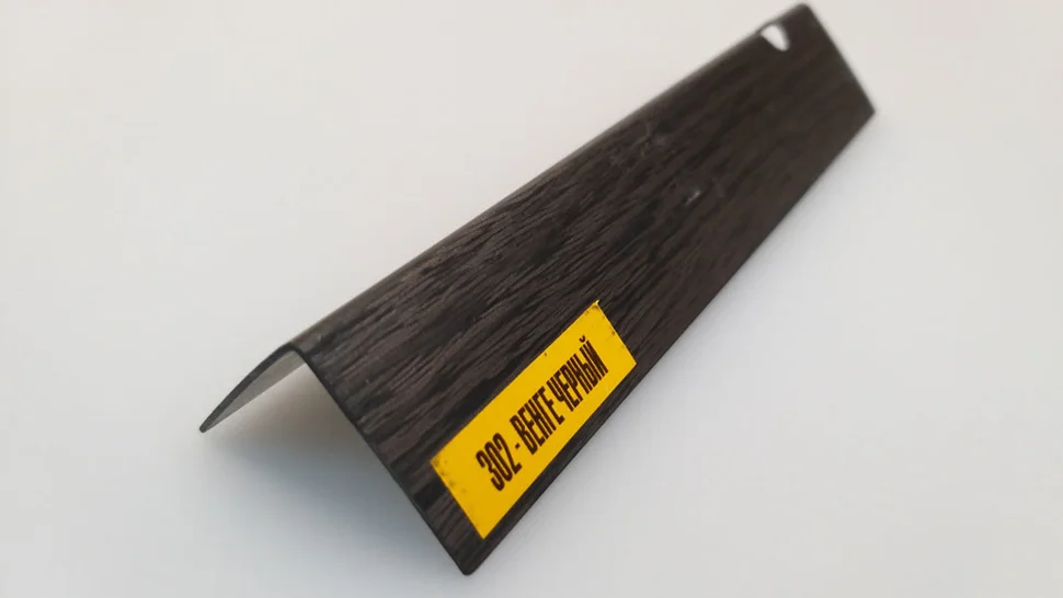 Угол ПВХ Идеал цветной текстурный 20*20, 2,7м Венге черный 302