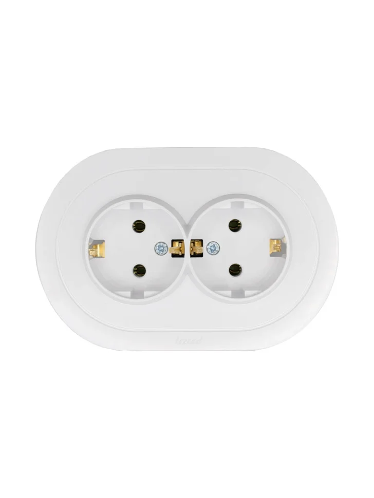 Розетка 2-местная СП Lezard OSEN с заземлением, белый круглая Розетка 2-местная СП Lezard OSEN с заземлением, белый круглая