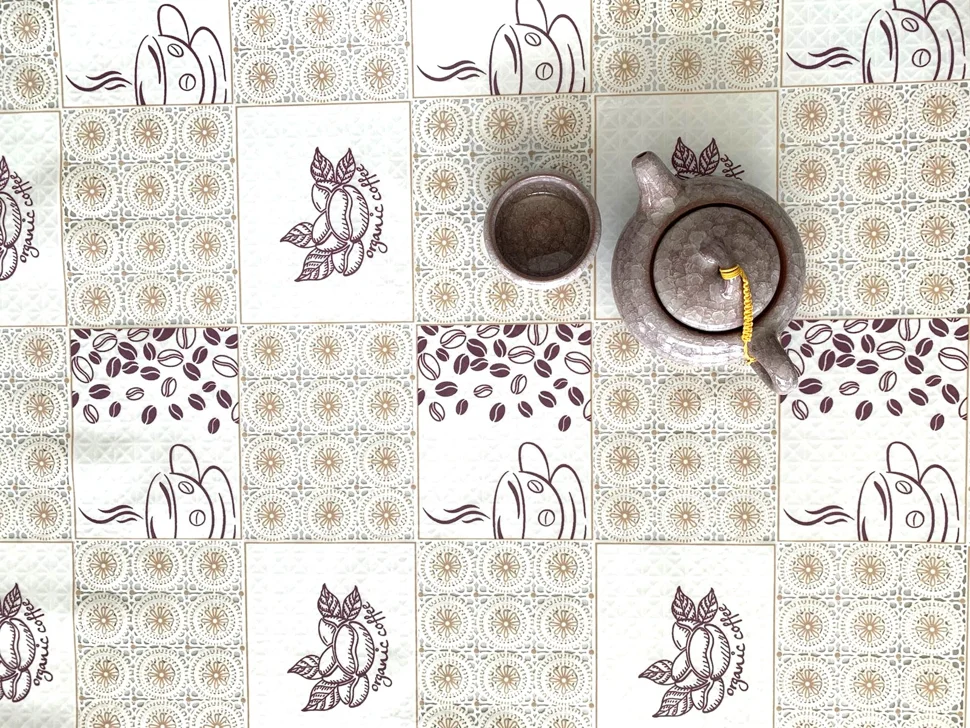 Клеенка ПВХ LACE Premium 001 ажурная 1,37*20м, Dekorelle