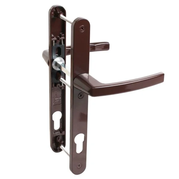 Ручка дверная на планке БУЛАТ РФ 92.25.02.8017 УРАЛ корич. с пружин. м/о 92 "под пальчики" для узкопроф