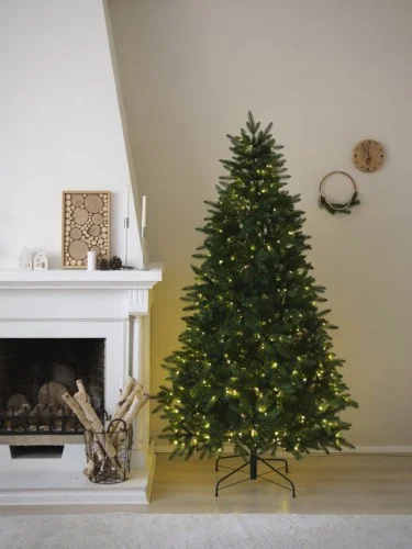 Ёлка "Лесная" 180см с гирляндой Ёлка "Лесная" 180см с гирляндой