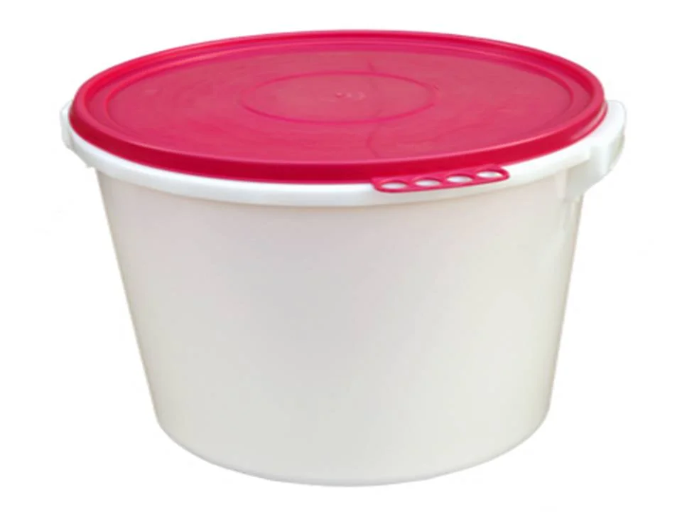 Бак 45 л с герметичной крышкой пластик Бак 45 л с герметичной крышкой пластик