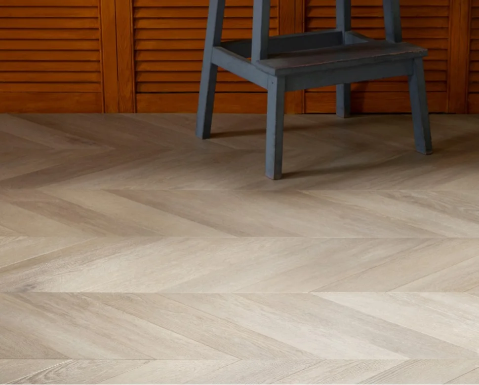 Плитка виниловая VINILAM PARQUET CHEVRON замковая Шеврон Сезар RI4445118CL4, 305*1293*8,5мм , 43 класс