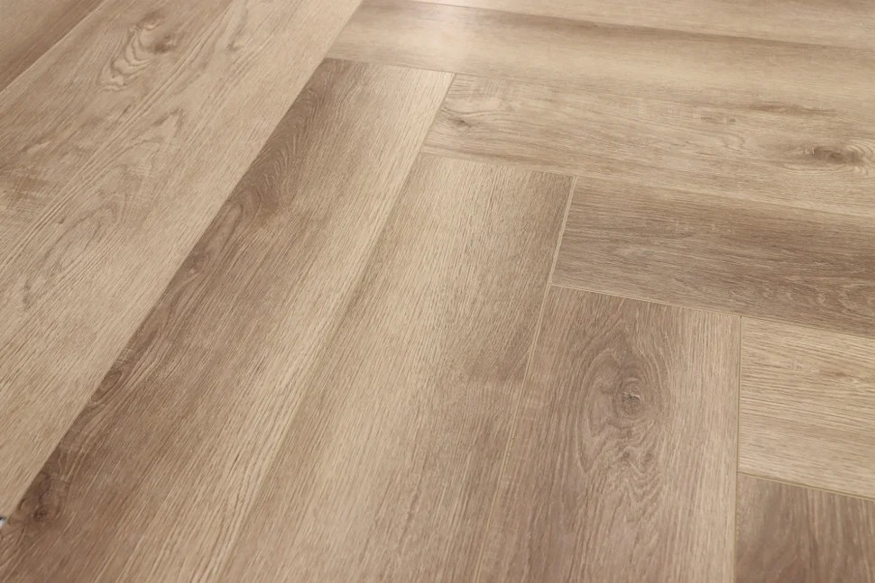 Ламинат виниловый водостойкий SPC CronaFloor 4V Herringbone 2.0 42 класс Дуб Лимож 640*128*4.5 мм (с фаской) Ламинат виниловый водостойкий SPC CronaFloor 4V Herringbone 2.0 42 класс Дуб Лимож 640*128*4.5 мм (с фаской)